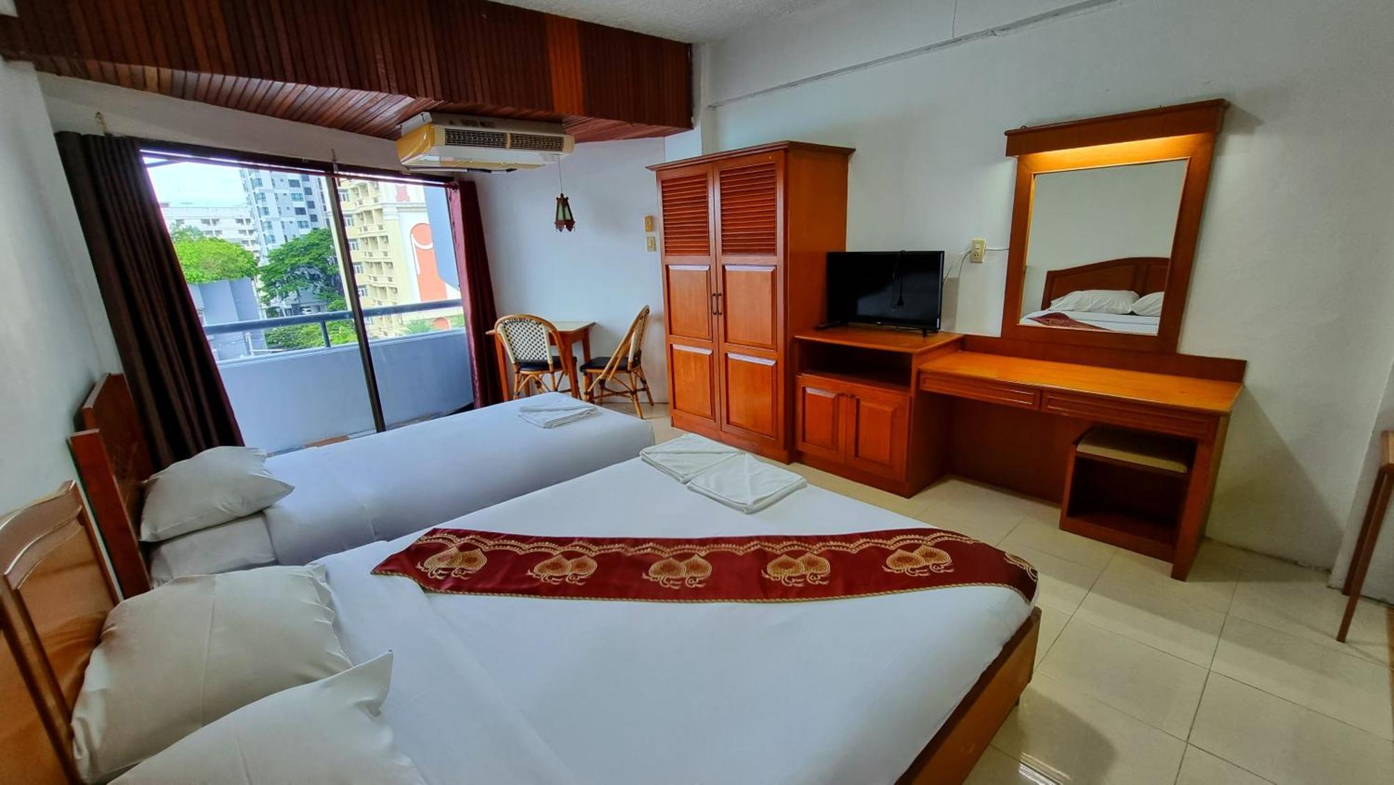 Arcadia Mansion Hotell Pattaya Exteriör bild